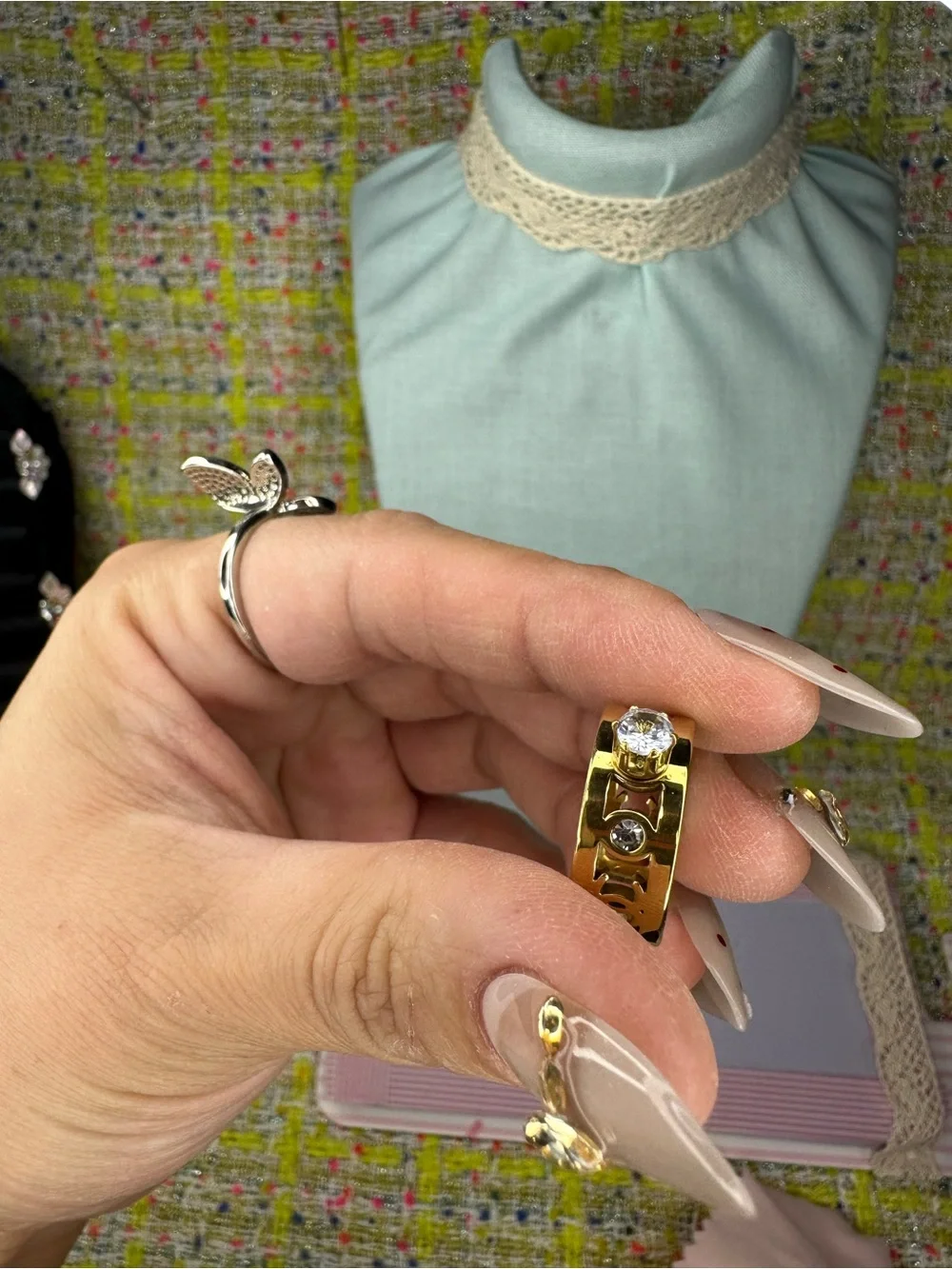 A great Gold Solitaire and Band Ring Set with Clear Stones size 6 1/2